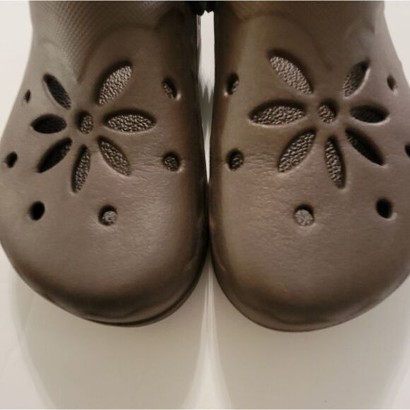 CLASSIC CROCS FULLY-MOLDED  - Picture 9 of 15